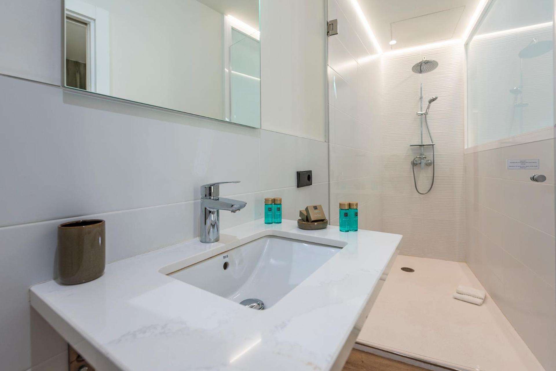 Pasaje Chinitas 1628 Apartment Малага Екстериор снимка